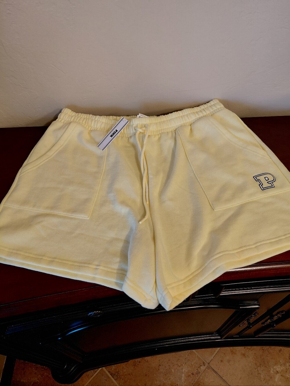 Victoria Secret Pink Ivy Fleece Classic Short Yellow XL NWT
